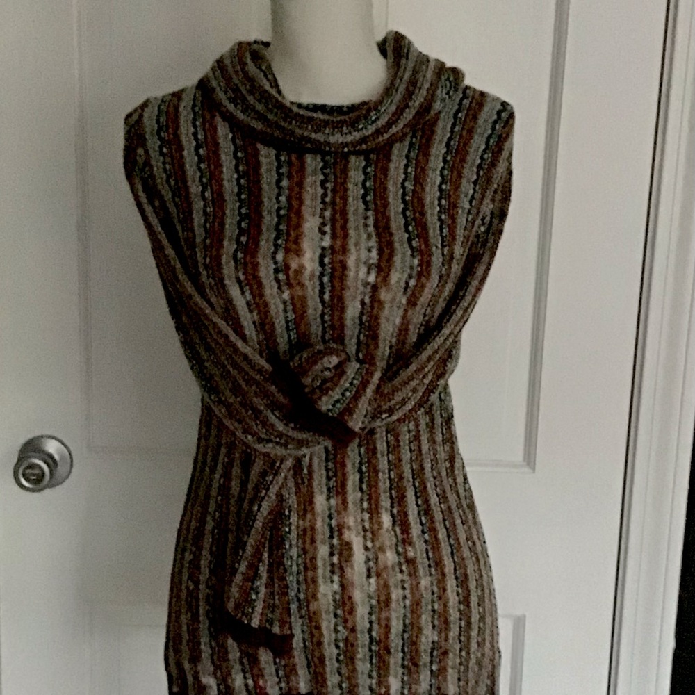 Gorgeous Lightweight Cowelsneck Sweater. Med